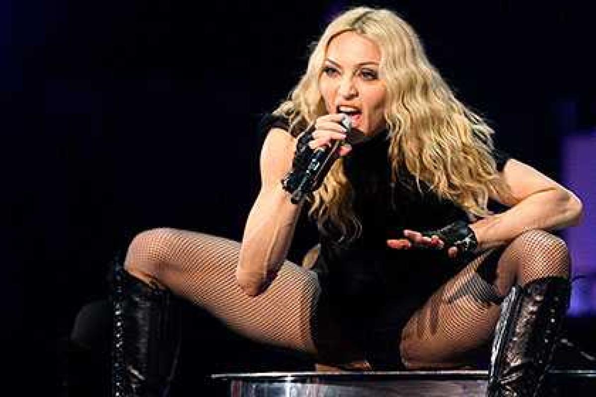 Обнаружены черно-белые фото обнаженной юной Мадонны Обнаружены черно-белые фото обнаженной юной Мадонны