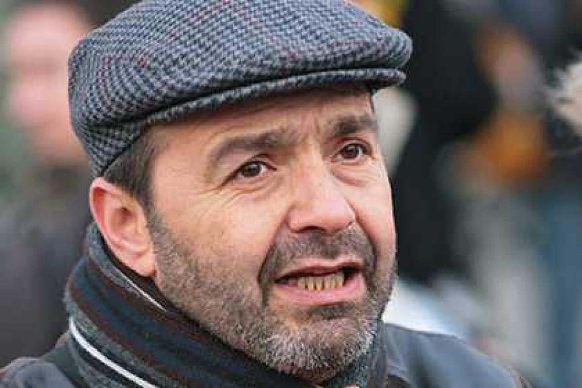 Писатель-сатирик Виктор Шендерович обратился с новогодними пожеланиями к народу России Писатель-сатирик Виктор Шендерович обратился с новогодними пожеланиями к народу России