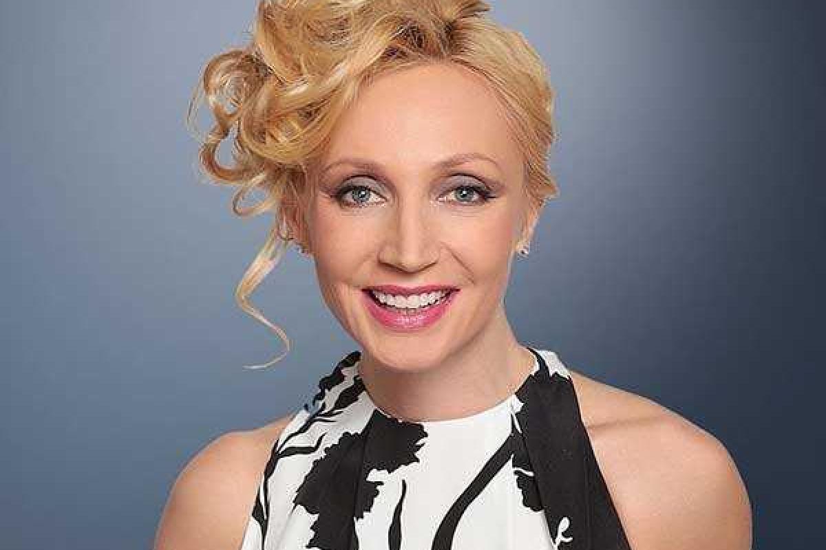 Певица Кристина Орбакайте вызвала бурю комментариев пикантным фото