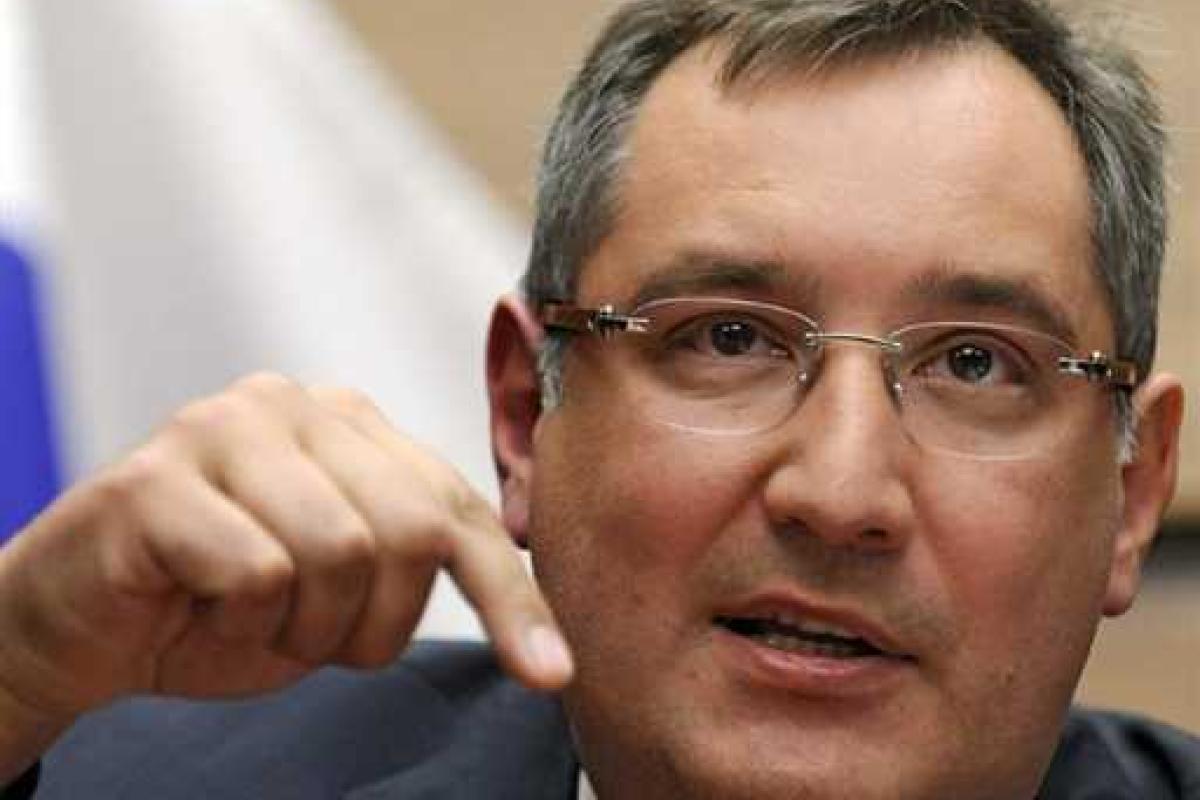 Вице-премьер РФ Дмитрий Рогозин продемонстрировал, как лихо умеют стрелять российские политики