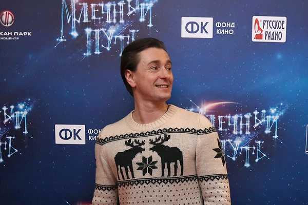 Актер Сергей Безруков вышел в свет с новой возлюбленной Актер Сергей Безруков вышел в свет с новой возлюбленной