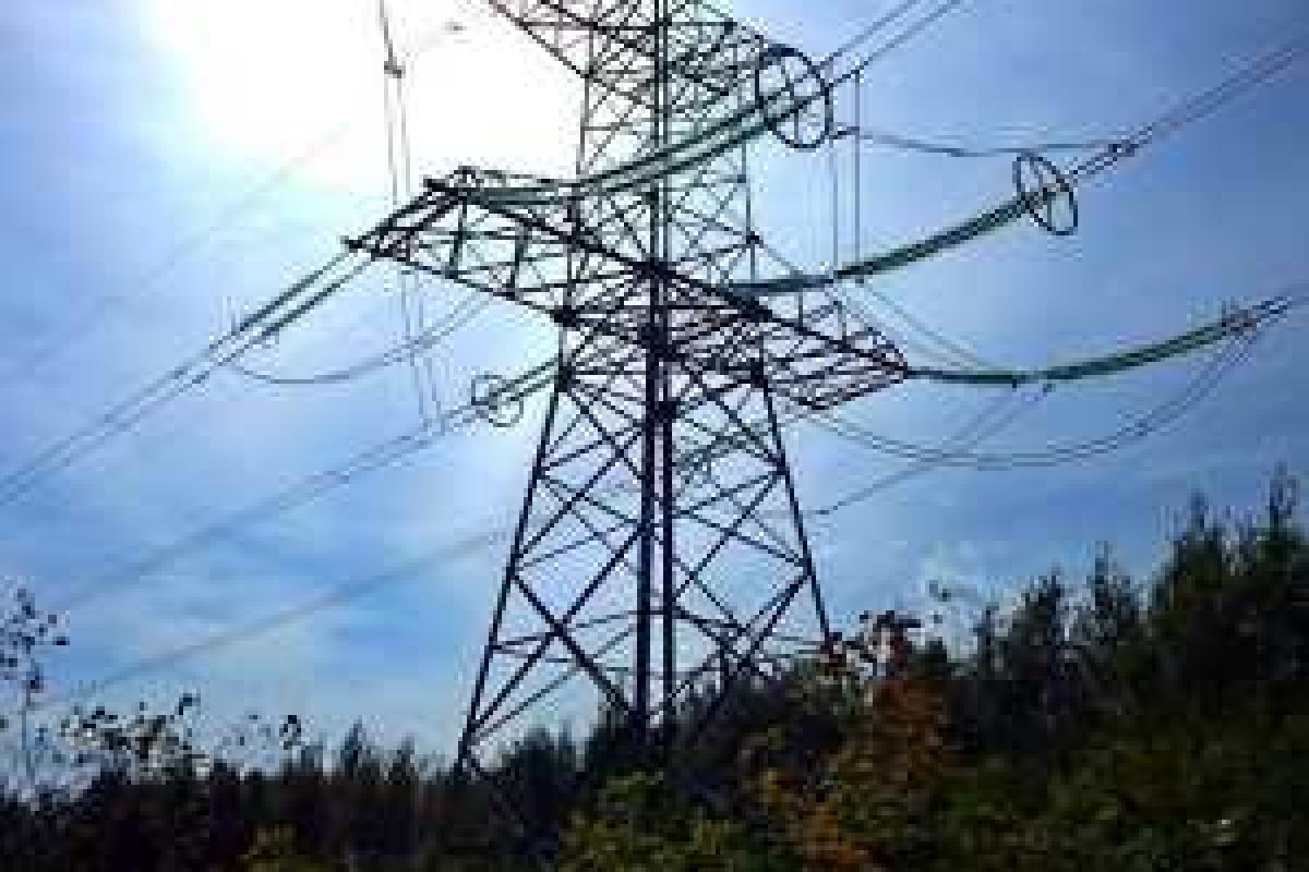 В Ялте аварийно-ремонтные бригады не успевают ликвидировать поломки на ЛЭП: сети не выдерживают нагрузки В Ялте аварийно-ремонтные бригады не успевают ликвидировать поломки на ЛЭП: сети не выдерживают нагрузки