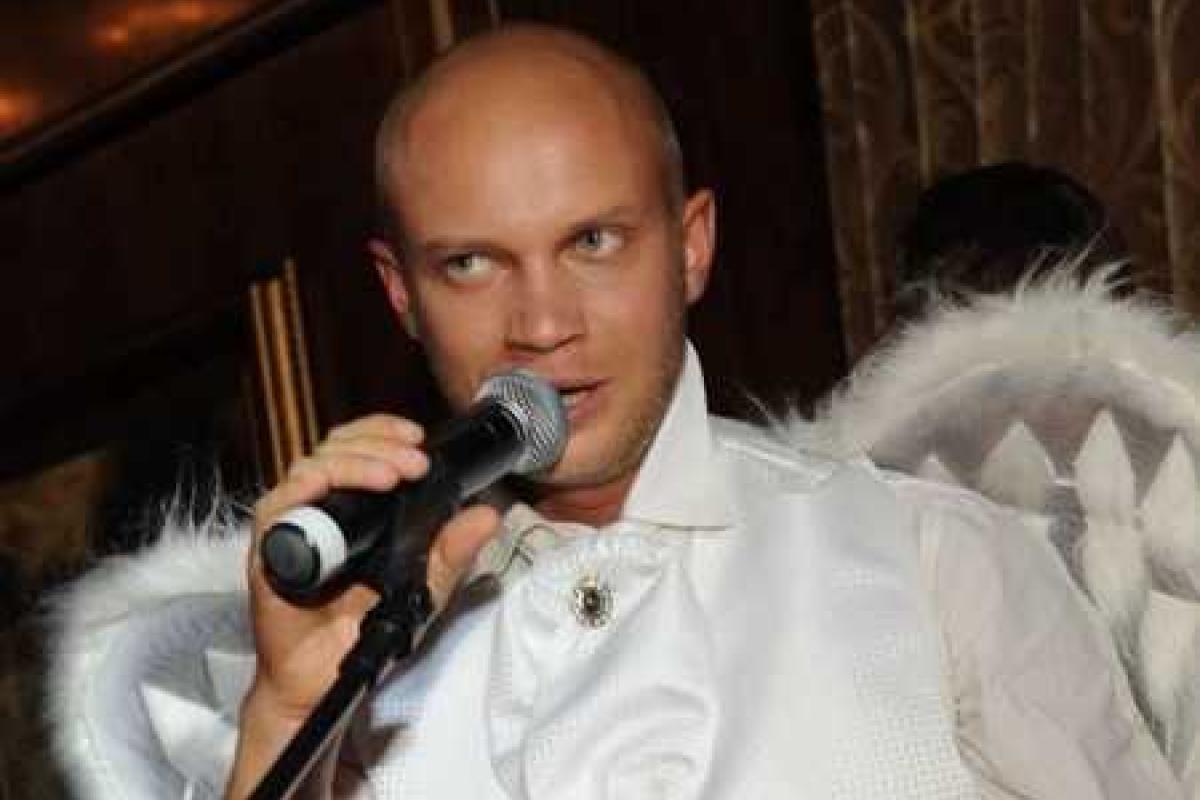 Шоумен и резидент "Comedy Women" Дмитрий Хрусталев избил автомобилиста в центре Москвы