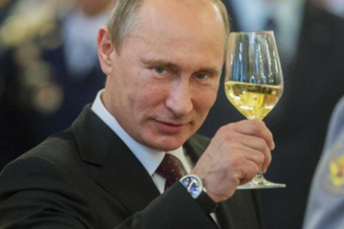 Путин поздравил Россиян с Новым годом Путин поздравил Россиян с Новым годом