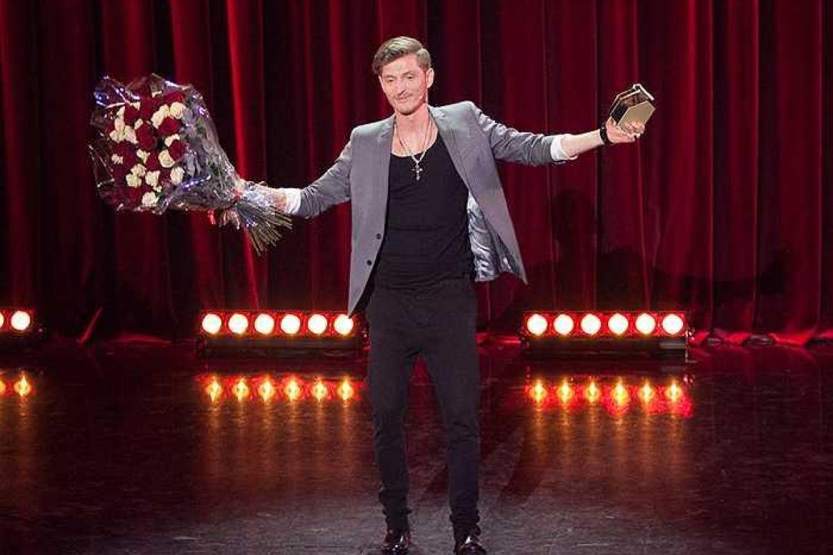 Шоумен Павел Воля впервые показал публике свою сестру Шоумен Павел Воля впервые показал публике свою сестру