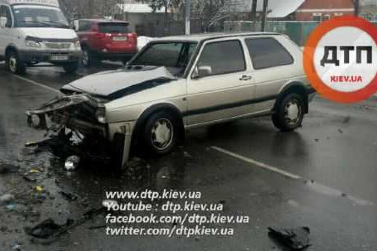 В Броварах легковушка врезалась в попутную маршрутку: пострадали три человека