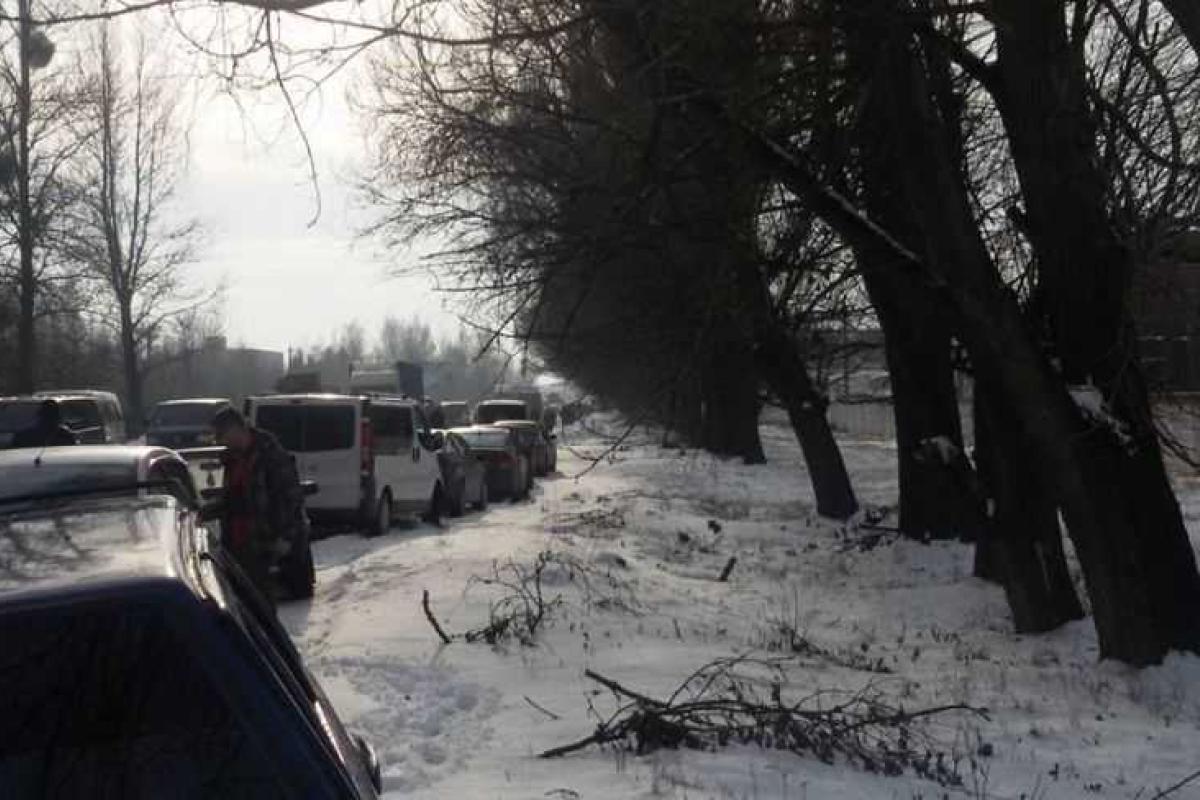 В зоне АТО на КПВВ в Майорске открыт пункт медпомощи и установлены туалеты