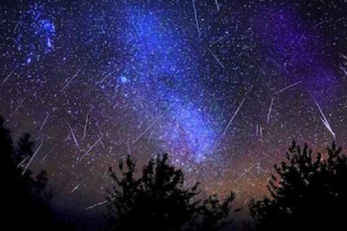 Сегодня ночью жители Земли смогут наблюдать за фантастическим звездопадом
