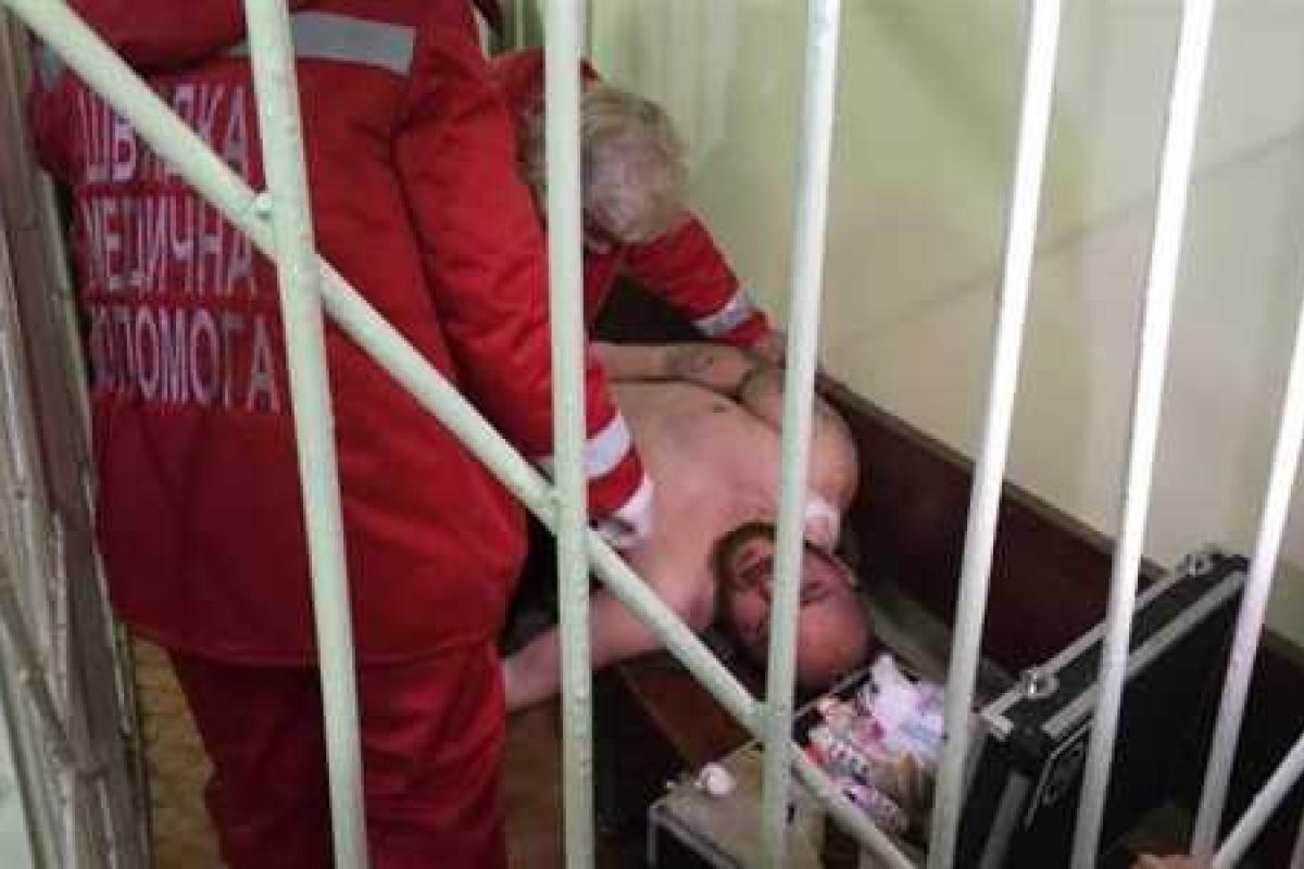 Суд над задержанными бойцами "ПС" в Ужгороде длился всю ночь: подсудимые теряли сознание Суд над задержанными бойцами "ПС" в Ужгороде длился всю ночь: подсудимые теряли сознание