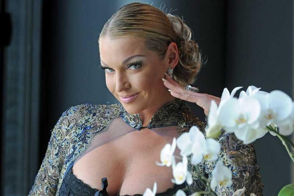 Анастасия Волочкова шумно отметила свое 40-летие в кругу друзей