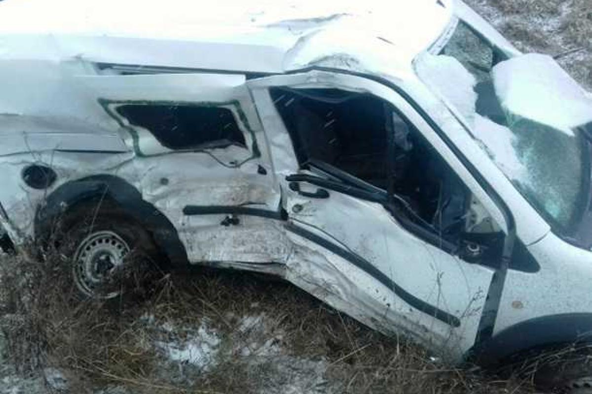 На Ровенщине два микроавтобуса не разминулись на трассе: 9 человек травмировано На Ровенщине два микроавтобуса не разминулись на трассе: 9 человек травмировано