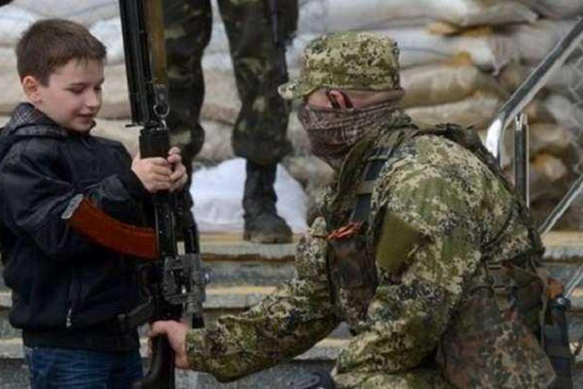 На оккупированных территориях Донбасса боевики используют школьников в качестве разведчиков На оккупированных территориях Донбасса боевики используют школьников в качестве разведчиков