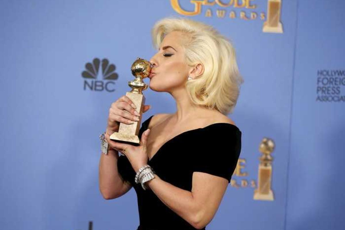 Леди Гага удостоена престижной кинопремии "Золотой глобус" 
