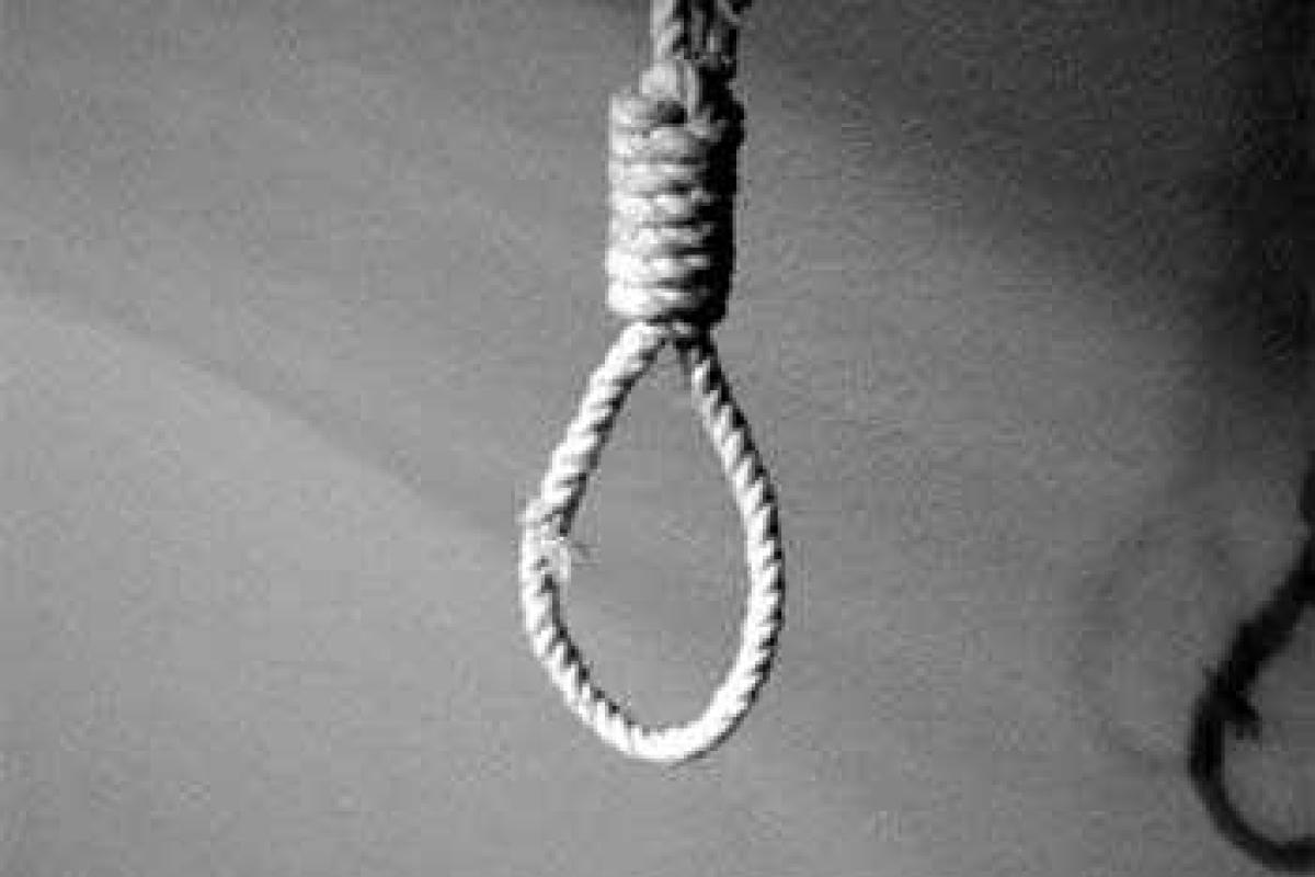 В Старобельске 41-летний мужчина решил добровольно уйти из жизни, повесившись в своем доме