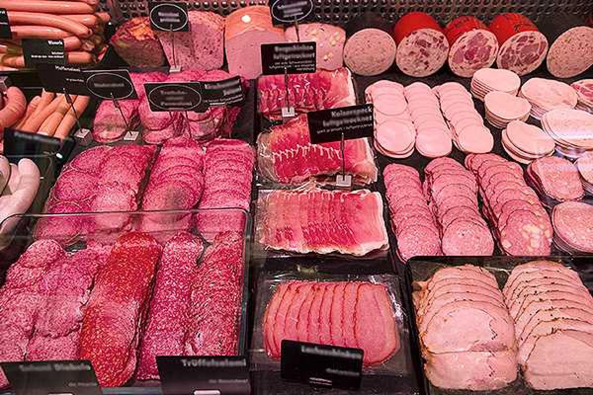 Российские производители колбасы рассказали страшную правду о составе деликатесов