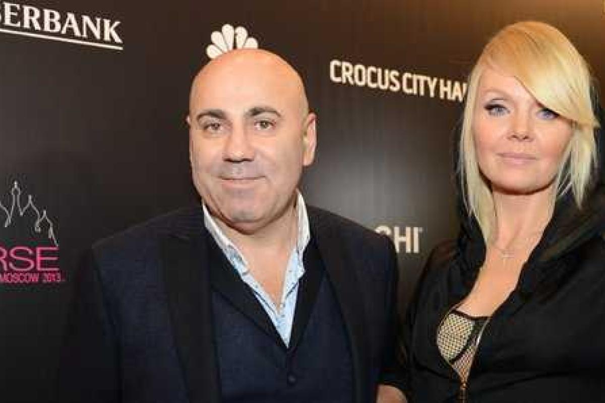 Продюсер Иосиф Пригожин собрал за новогодним столом всех своих жен и детей Продюсер Иосиф Пригожин собрал за новогодним столом всех своих жен и детей