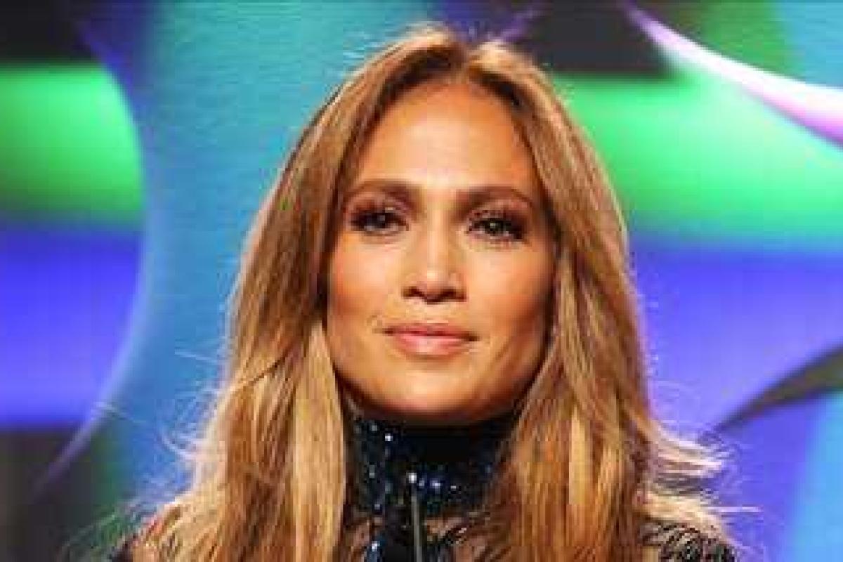 Джей Ло не планирует выходить замуж за молодого любовника