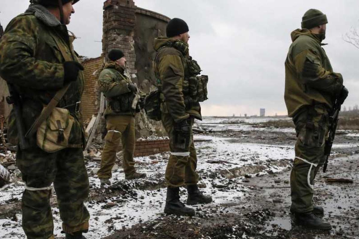 Жителей Енакиево активно вербуют на войну в Сирию Жителей Енакиево активно вербуют на войну в Сирию