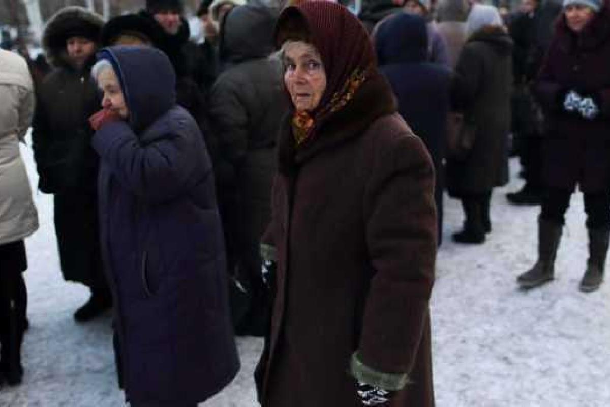 В оккупированном Донецке люди умирают прямо в очередях за гуманитаркой - очевидцы В оккупированном Донецке люди умирают прямо в очередях за гуманитаркой - очевидцы