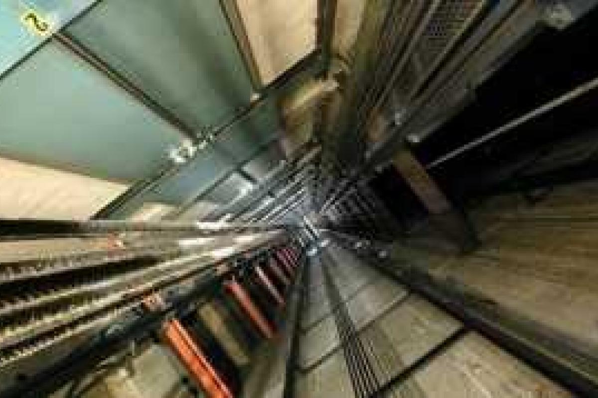 Фатальные шалости: в Киеве подросток разбился, упав с 29 этажа недостроенной высотки Фатальные шалости: в Киеве подросток разбился, упав с 29 этажа недостроенной высотки