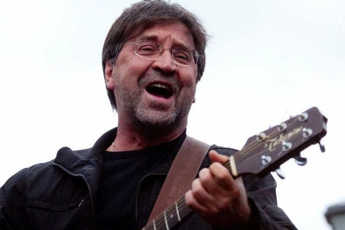 Юрий Шевчук и группа "ДДТ" спели новую песню о мире и войне