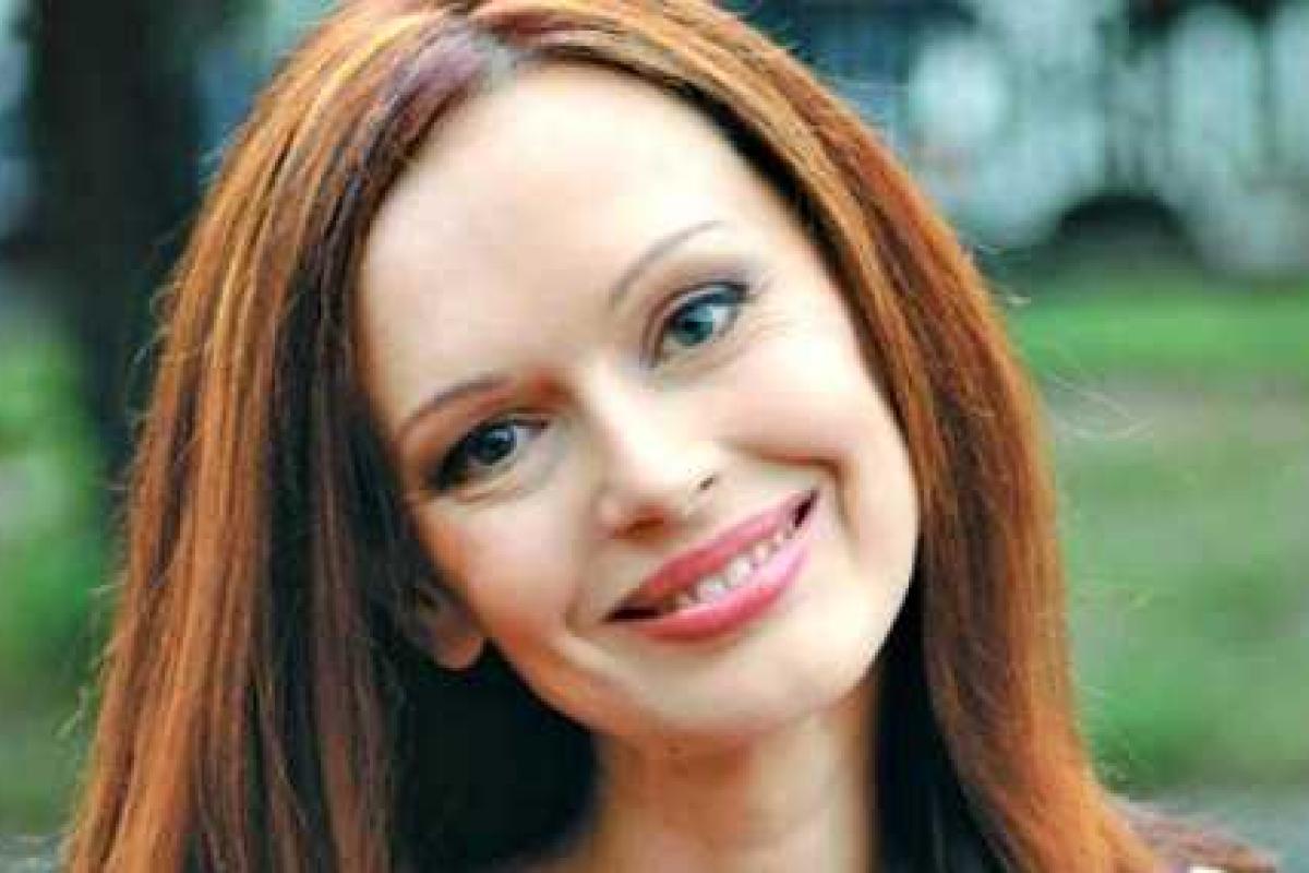 Актриса Ирина Безрукова примерила свадебное платье