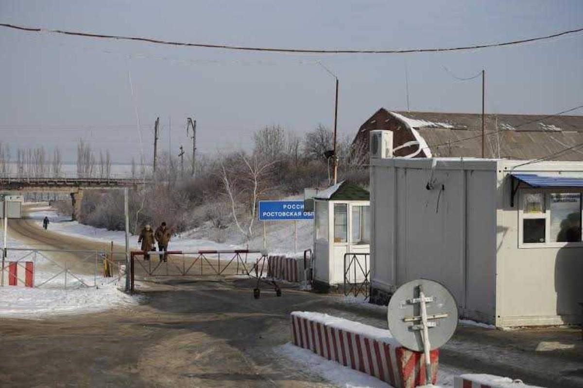 Глава Луганской ВГА побывал на позициях украинских пограничников на КПВВ "Меловое" Глава Луганской ВГА побывал на позициях украинских пограничников на КПВВ "Меловое"