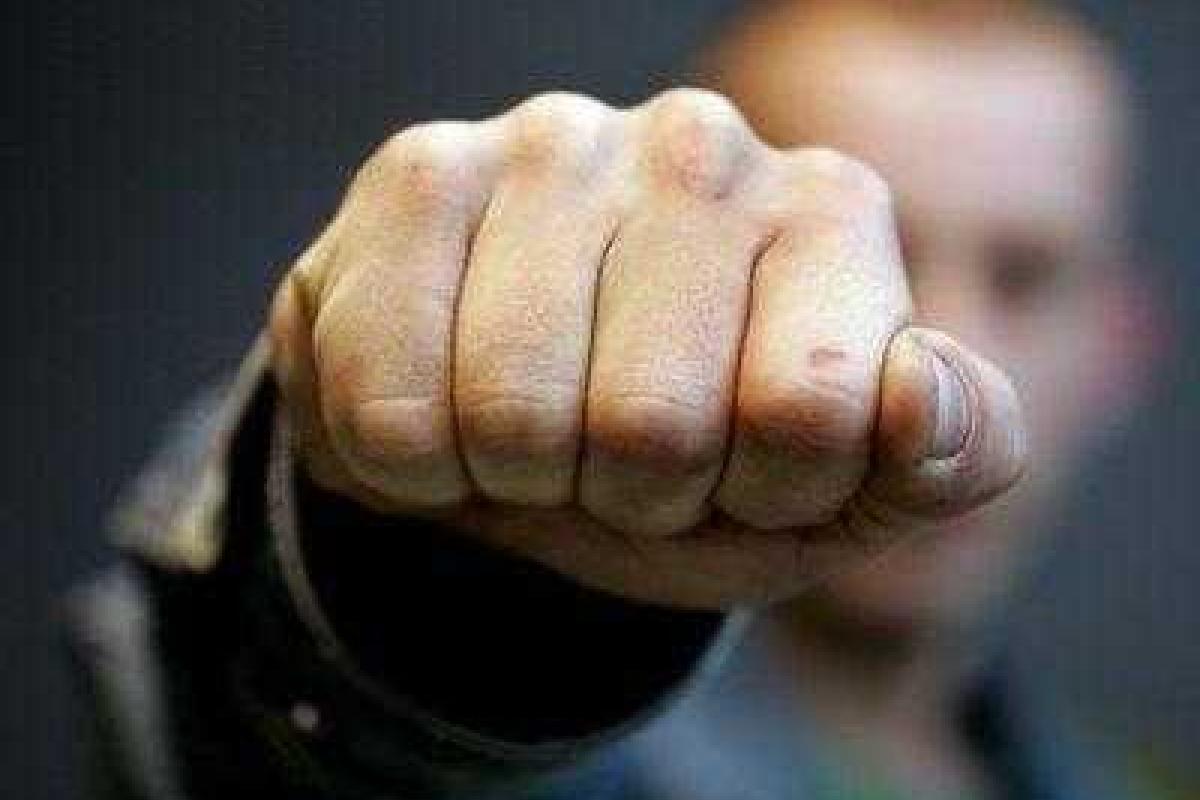 Житель Кременной, изрядно выпив, в пылу ссоры отправил на больничную койку своего оппонента Житель Кременной, изрядно выпив, в пылу ссоры отправил на больничную койку своего оппонента