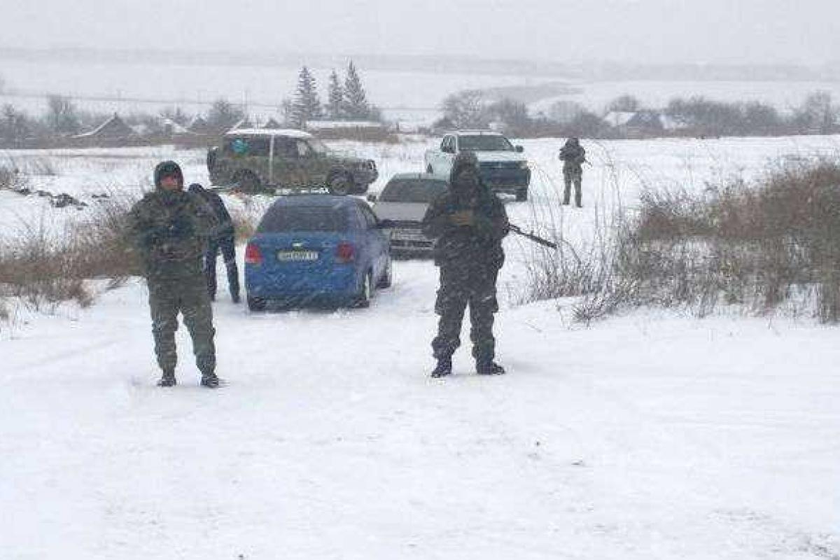 В зоне АТО работают "черные коридоры", по которым таксисты доставляют людей на оккупированные территории В зоне АТО работают "черные коридоры", по которым таксисты доставляют людей на оккупированные территории