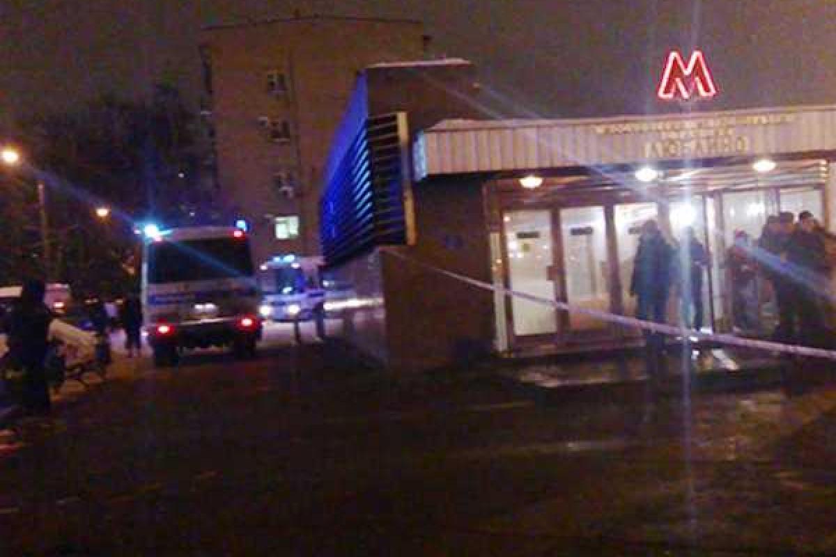 В Москве мужчина открыл стрельбу из окна квартиры, убив девушку, мешавшую ему отдыхать В Москве мужчина открыл стрельбу из окна квартиры, убив девушку, мешавшую ему отдыхать