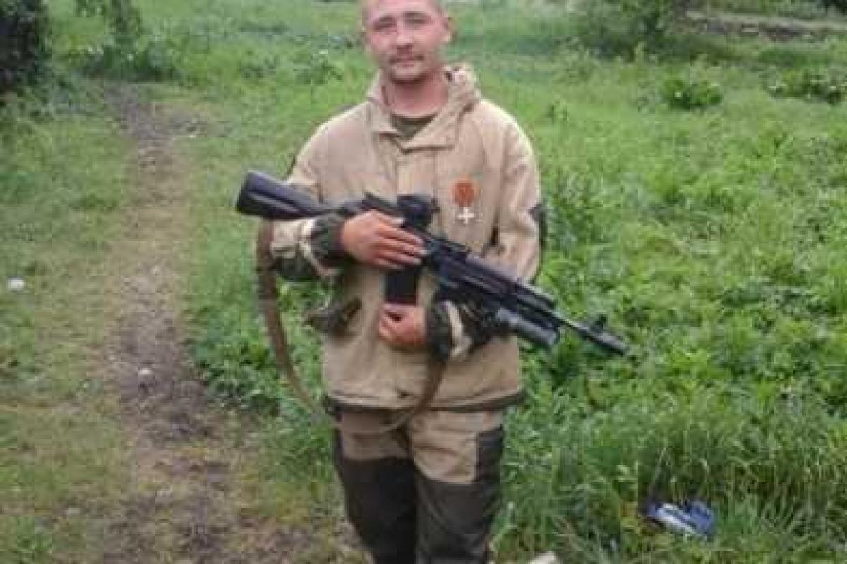 В Макеевке два боевика, хорошо "приняв на грудь", накинулись с ножом на сослуживца