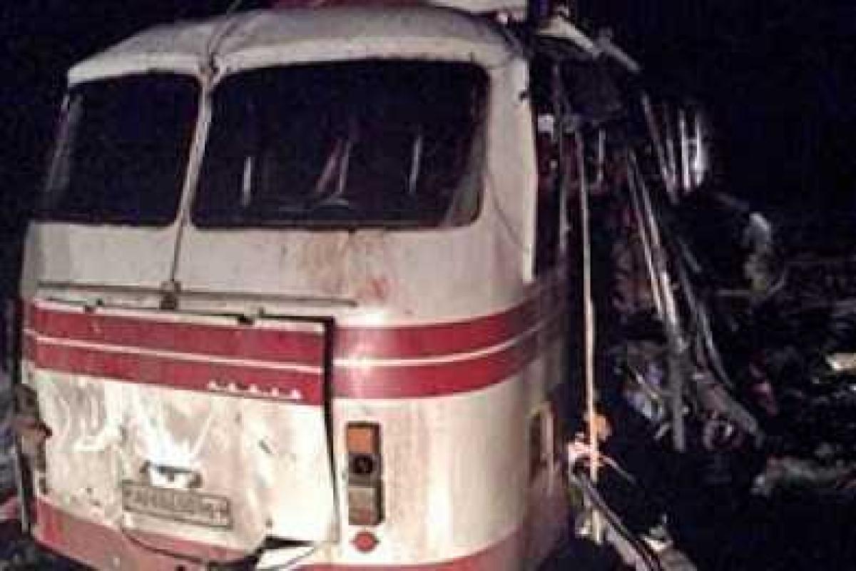 В Славянске суд на 5 лет отправил за решетку водителя автобуса, который в объезд КПП завез людей на минное поле В Славянске суд на 5 лет отправил за решетку водителя автобуса, который в объезд КПП завез людей на минное поле