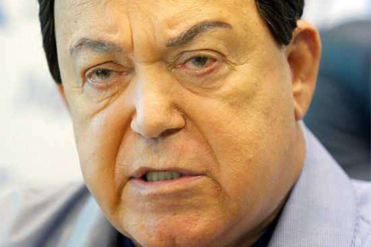 Российские СМИ и официальные источники молчат, а пользователи соцсетей гадают: Что случилось с Кобзоном? Российские СМИ и официальные источники молчат, а пользователи соцсетей гадают: Что случилось с Кобзоном?