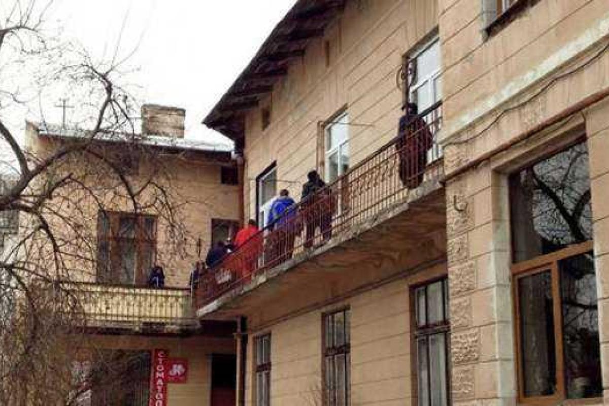 В Ивано-Франковске в жилом доме прогремел взрыв: травмирован молодой мужчина В Ивано-Франковске в жилом доме прогремел взрыв: травмирован молодой мужчина