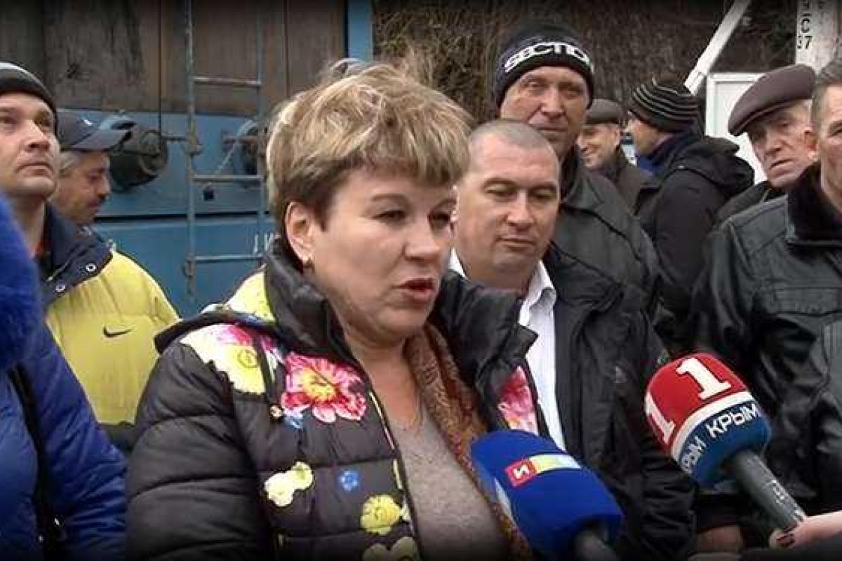 Жители Крыма: У нас здесь творятся такие чудеса, что непонятно...народ страдает... Жители Крыма: У нас здесь творятся такие чудеса, что непонятно...народ страдает...