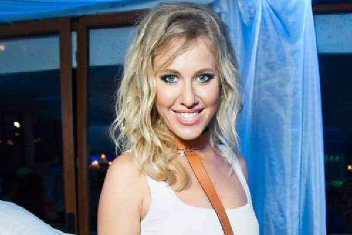 Светская львица Ксения Собчак покорила фанатов снимком в купальнике