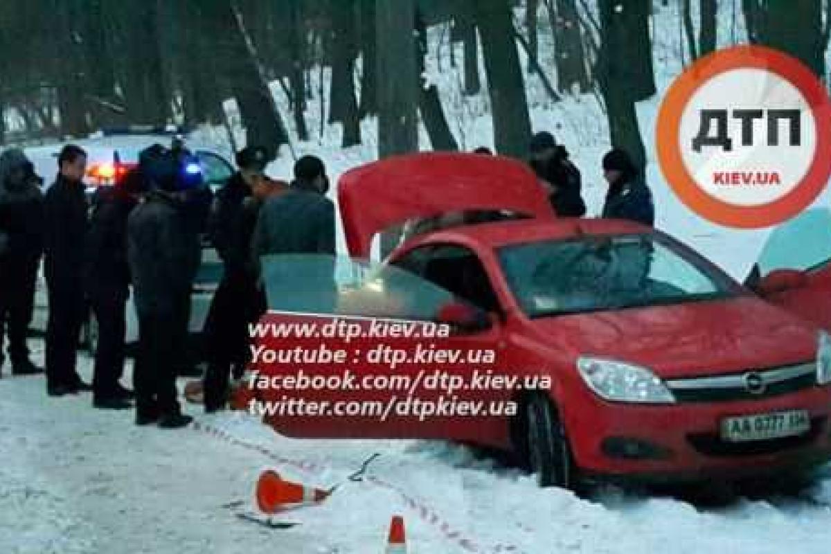 В Сеть попало оперативное видео с места самоубийства работника одного из столичных банков. 18+ В Сеть попало оперативное видео с места самоубийства работника одного из столичных банков. 18+