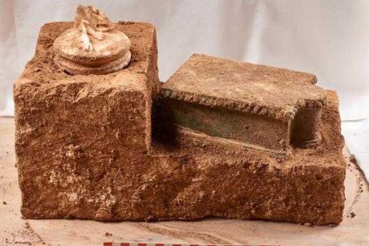 Археологи обнаружили на Крите уникальные скульптуры богов Аполлона и Артемиды Археологи обнаружили на Крите уникальные скульптуры богов Аполлона и Артемиды