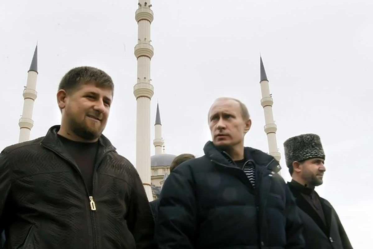 Российский журналист рассказал, почему Путин закрывает глаза на все выходки Кадырова Российский журналист рассказал, почему Путин закрывает глаза на все выходки Кадырова