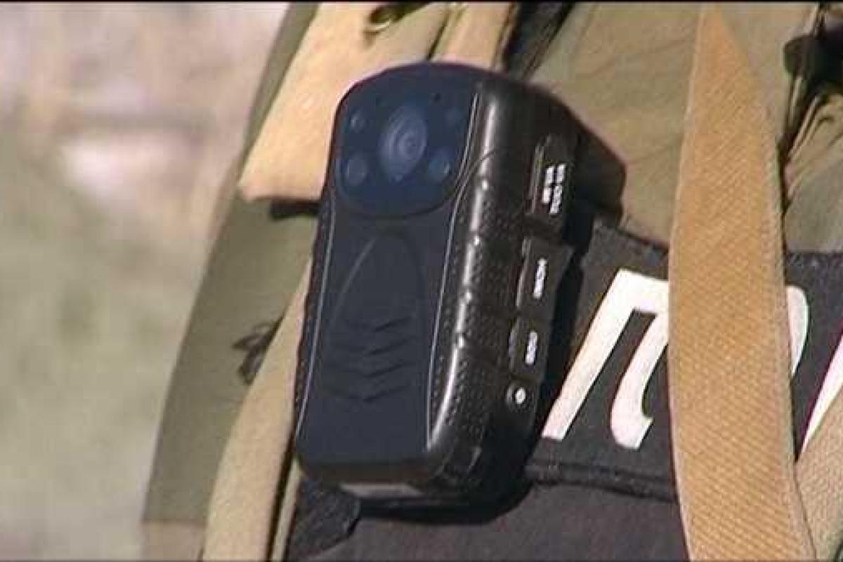 На Донетчине полицейских на блокпостах вооружили портативными видеорегистраторами