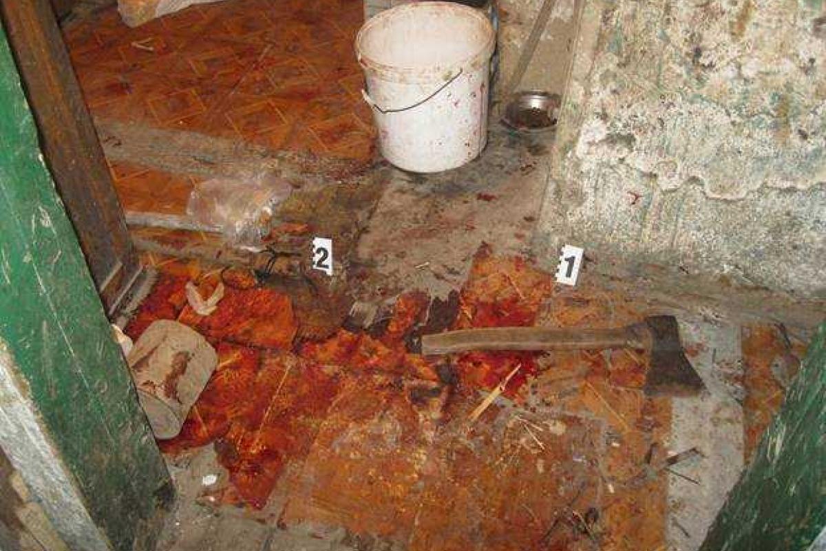 Житель Изюма пришел на "разборки" к знакомому, прихватив топор: итог - двое мужчин доставлены в реанимацию Житель Изюма пришел на "разборки" к знакомому, прихватив топор: итог - двое мужчин доставлены в реанимацию