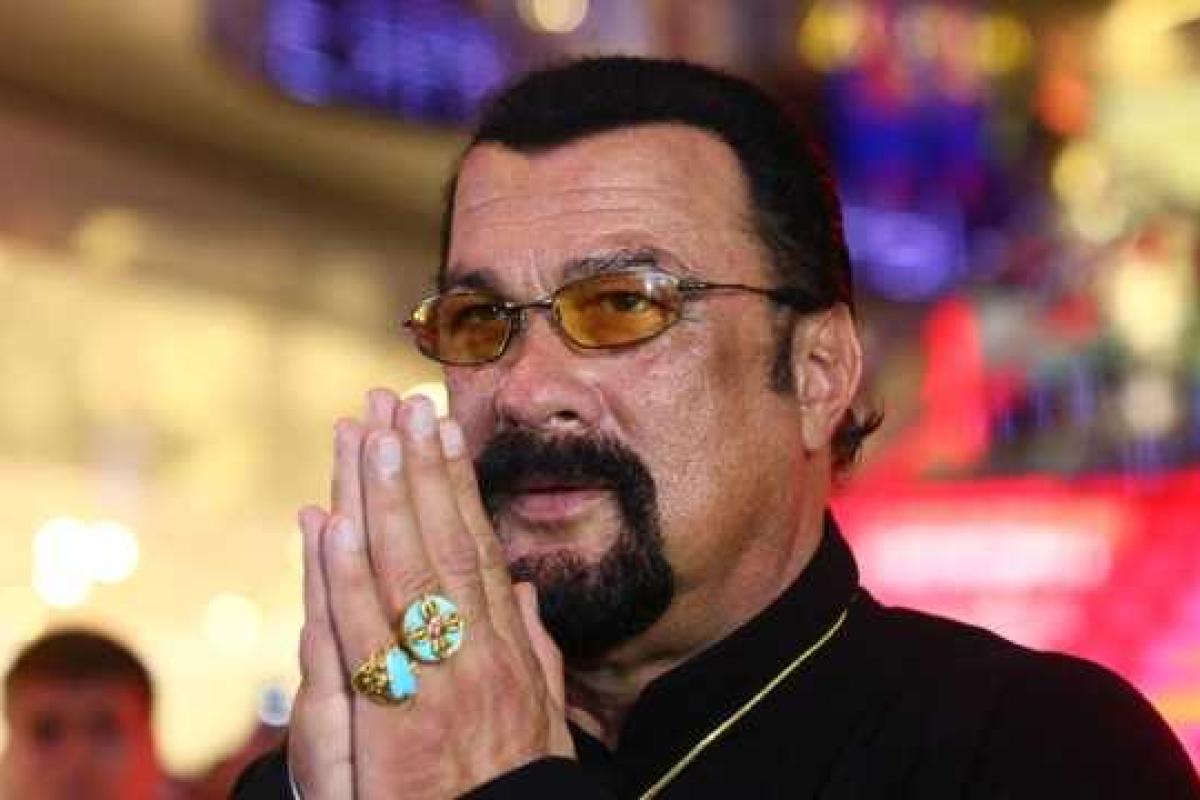 Голливудский актер Стивен Сигал стал гражданином Сербии