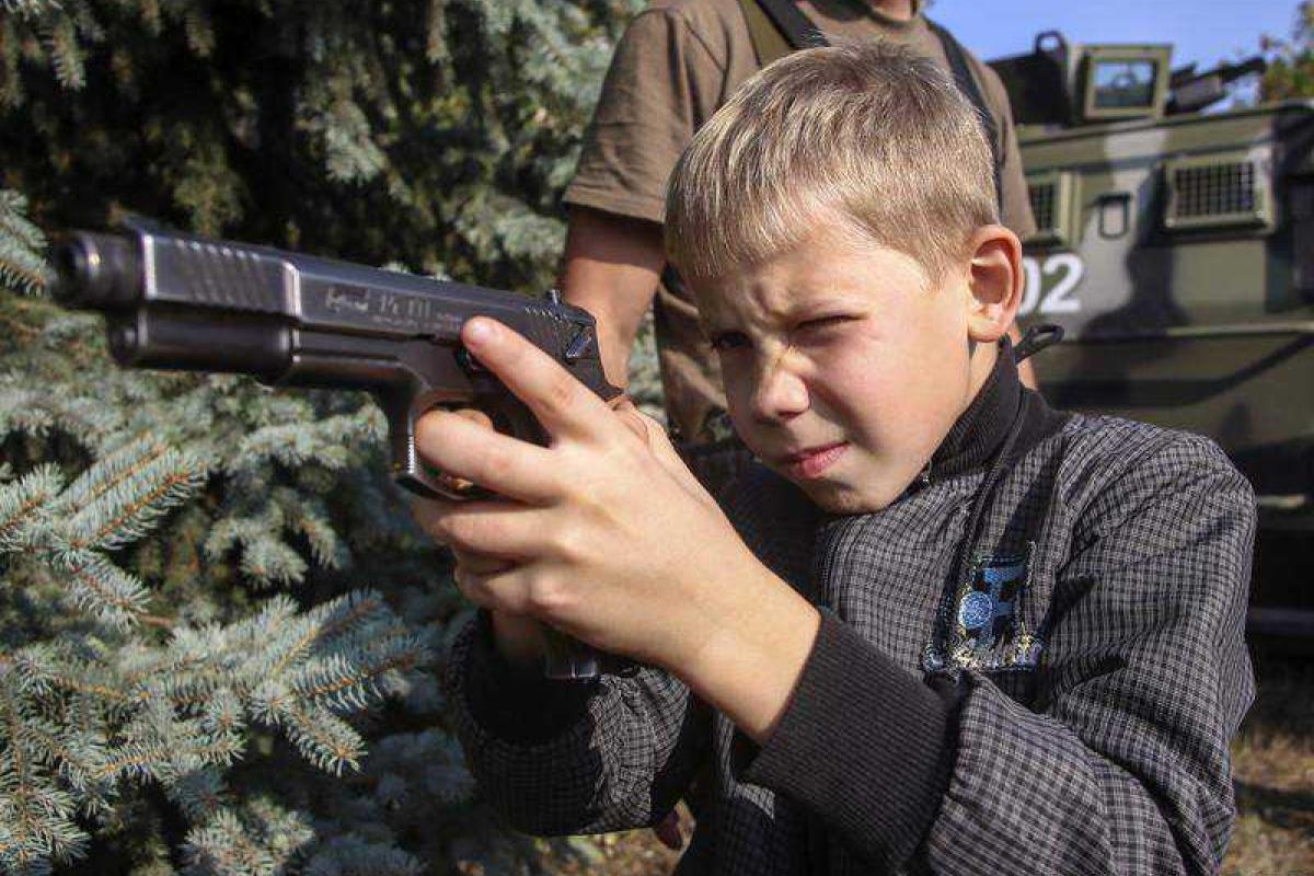 Боевики "ЛНР" в Ровеньках готовят диверсантов из подростков, начиная с 10-летнего возраста Боевики "ЛНР" в Ровеньках готовят диверсантов из подростков, начиная с 10-летнего возраста
