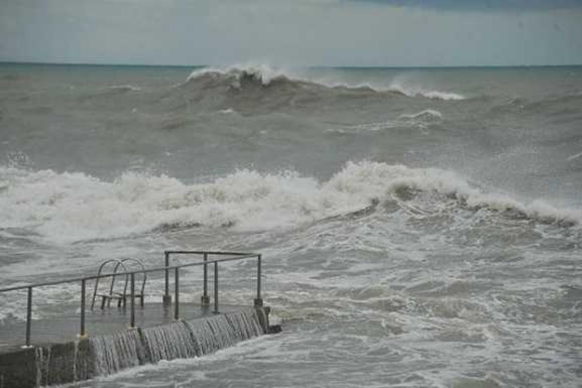 Движение паромов на Керченской переправе остановлено из-за непогоды Движение паромов на Керченской переправе остановлено из-за непогоды