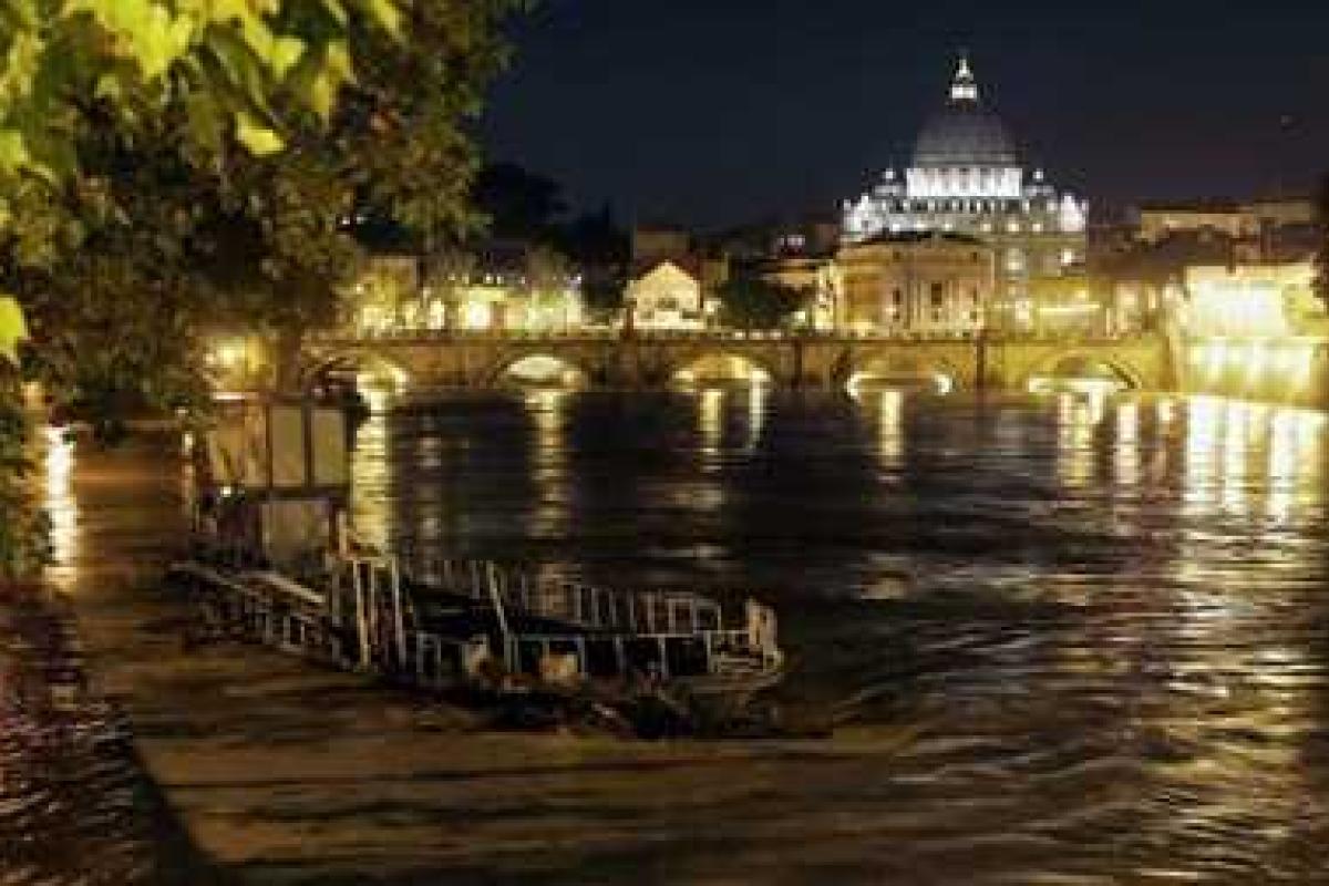 В Италии бушует непогода: ливни, грязевые потоки, вырванные ветром деревья