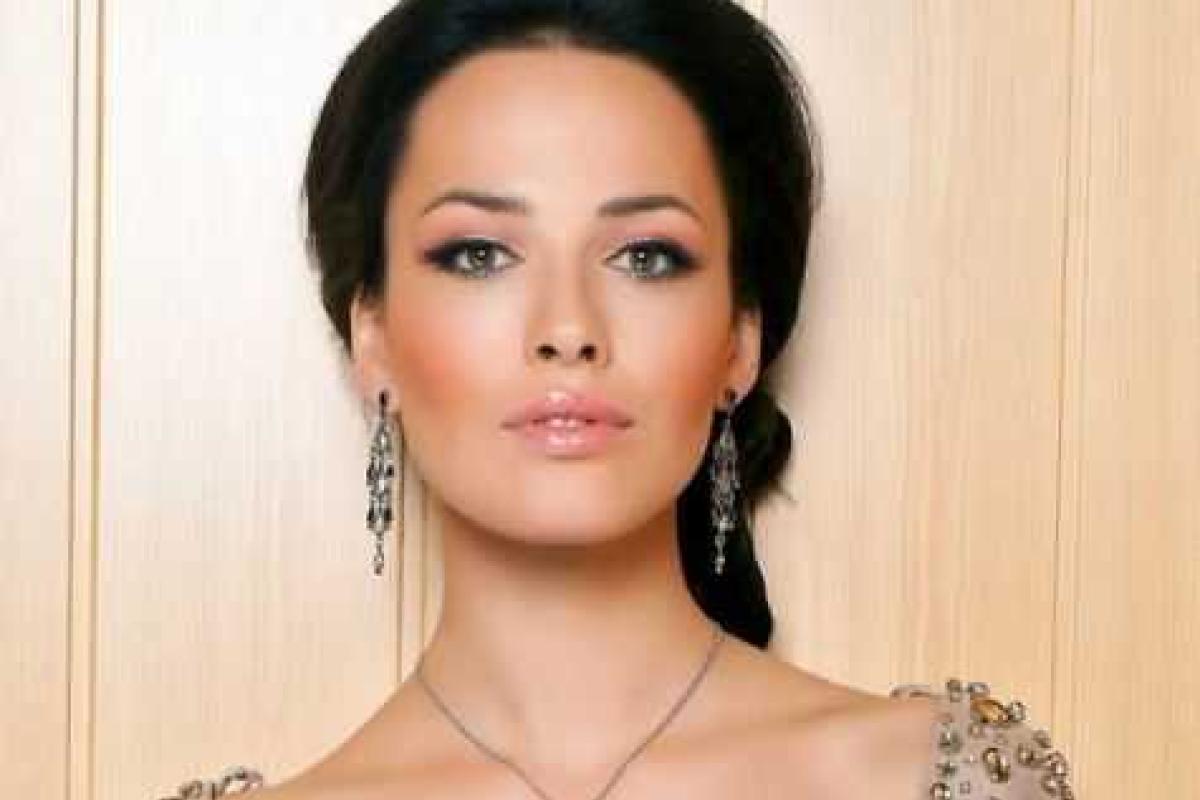 Даша Астафьева продолжает дразнить фанатов пикантными снимками Даша Астафьева продолжает дразнить фанатов пикантными снимками