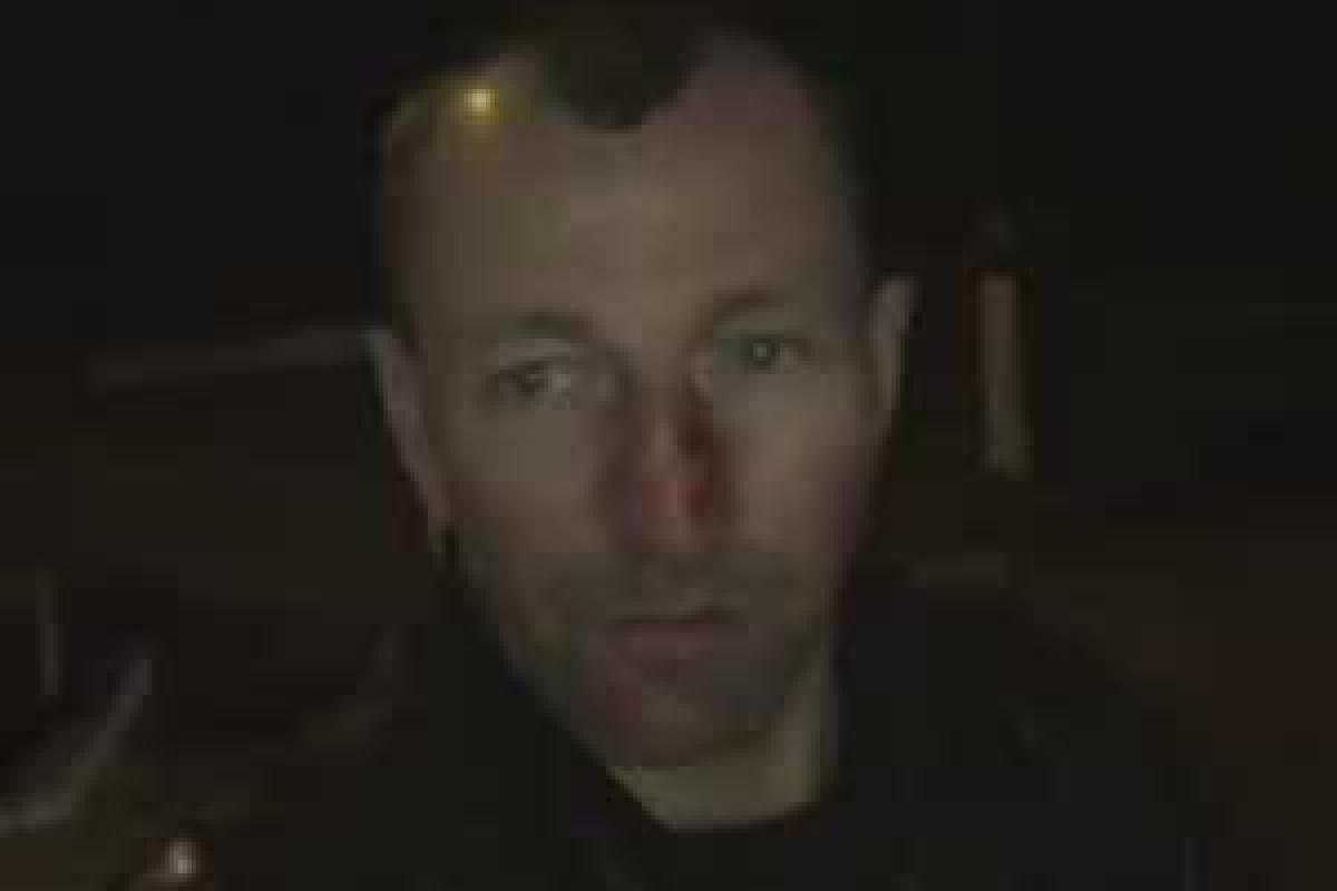 В Ужгороде пьяный водитель на чужом авто во время погони по ночному городу протаранил полицейский "Prius"