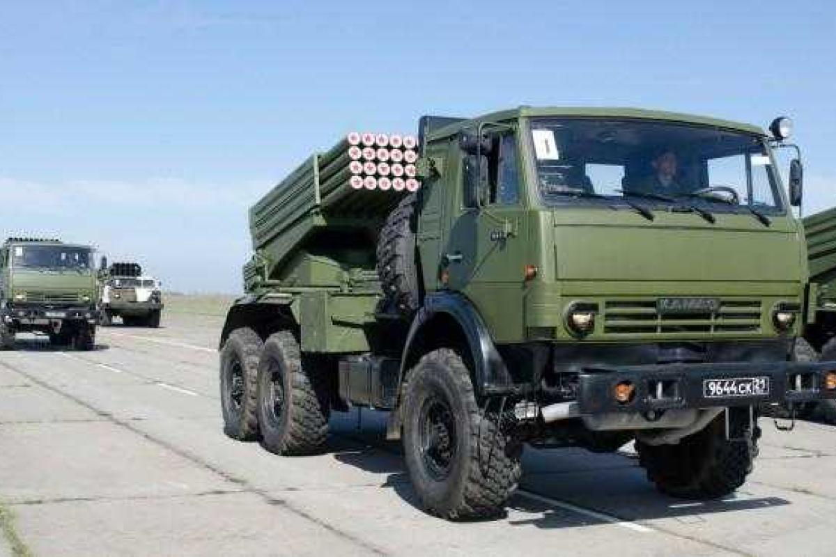 Боевики "ДНР" случайно "засветили" российские "Грады" на Донбассе, показав видео военных учений