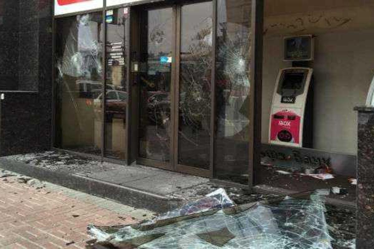 Глава ОУН: организация не имеет никакого отношения к погромам российских банков в Киеве Глава ОУН: организация не имеет никакого отношения к погромам российских банков в Киеве