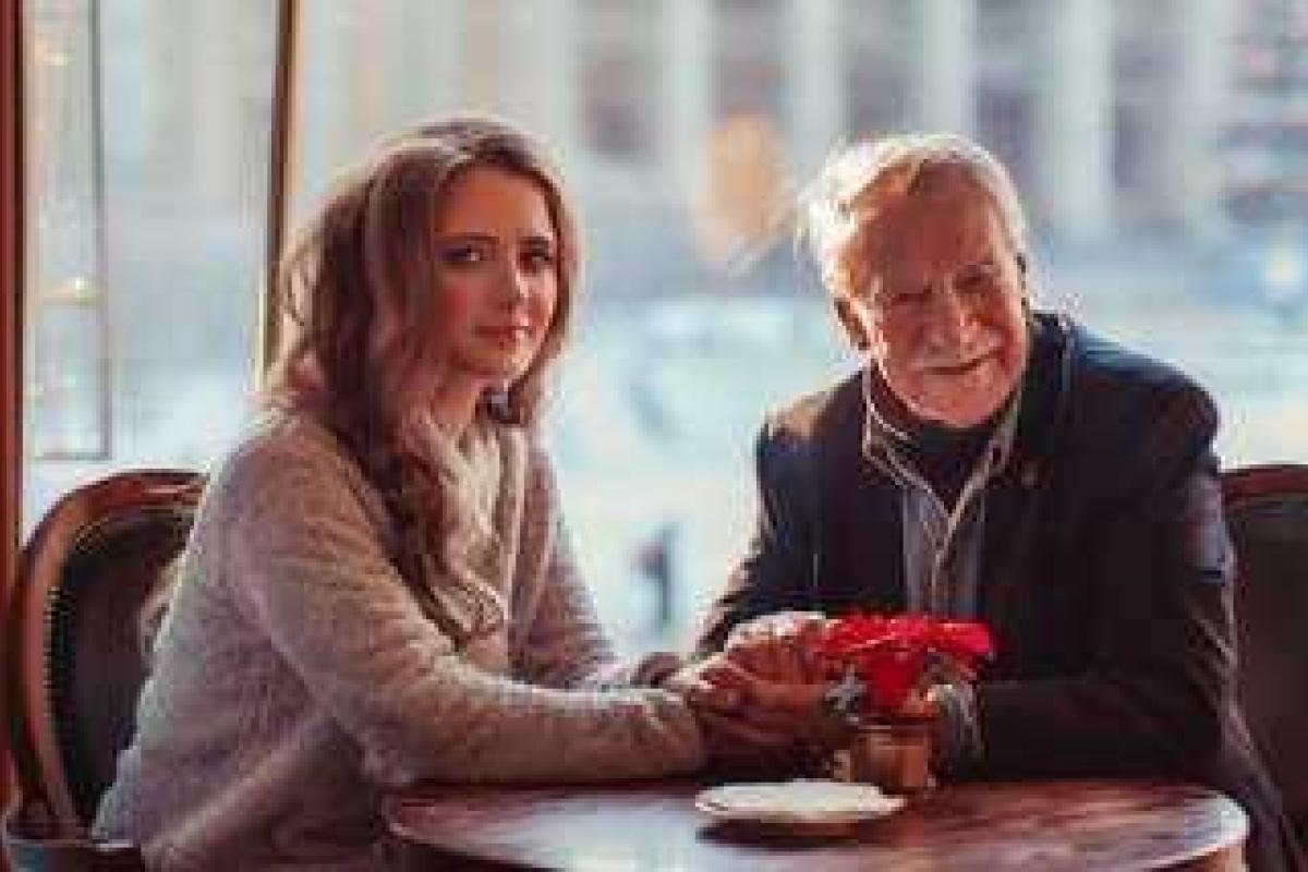 Актер Иван Краско со своей юной женой Натальей устроили романтическую фотосессию 